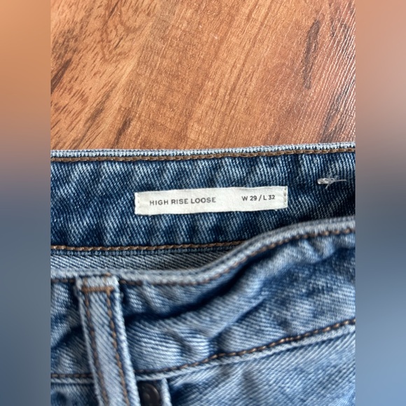 CLEO + WOLF Medium Wash High Rise Loose Distressed Jeans Women’s Size 29 - Picture 9 of 16